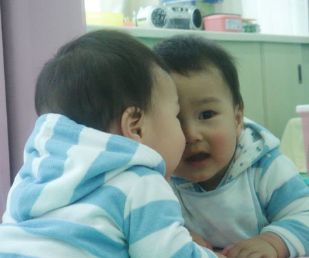 宝宝竖起耳朵听你说(图)