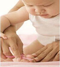 宝宝的小指甲怎么剪(图)